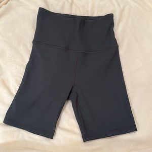 Athleta elation rib 7” short size small